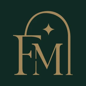 Arany FM monogram íves kapumotívummal, mélyzöld háttéren